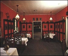 https://gastrogate.com/thumbs/562x1000/text_inline/files/22608/jakthornet_kungarummet.jpg